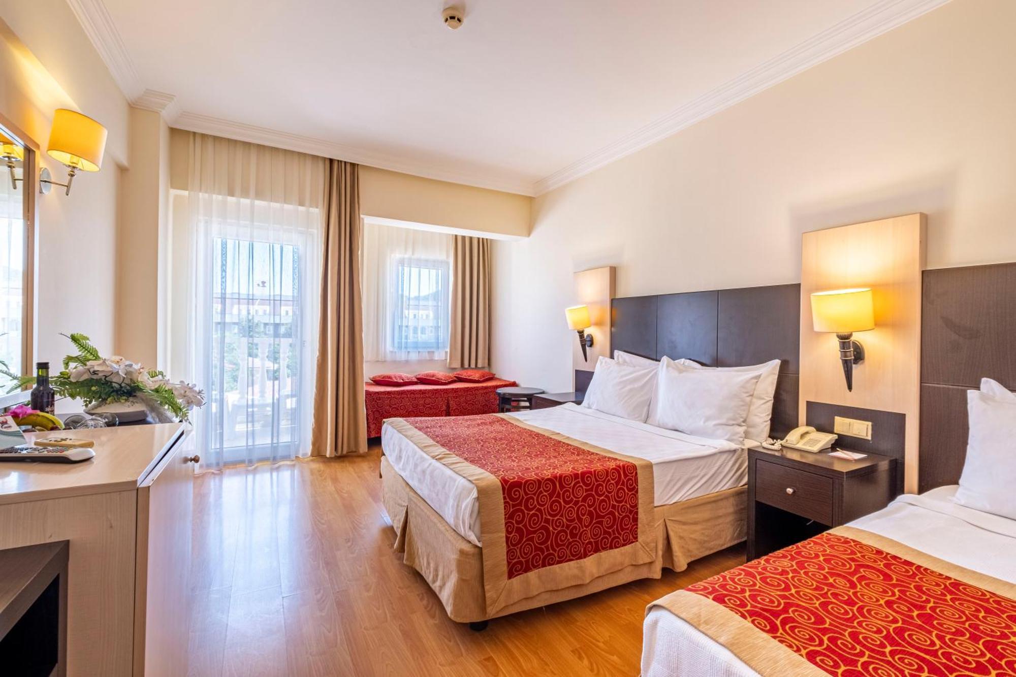 Viking Garden Hotel 케메르 외부 사진