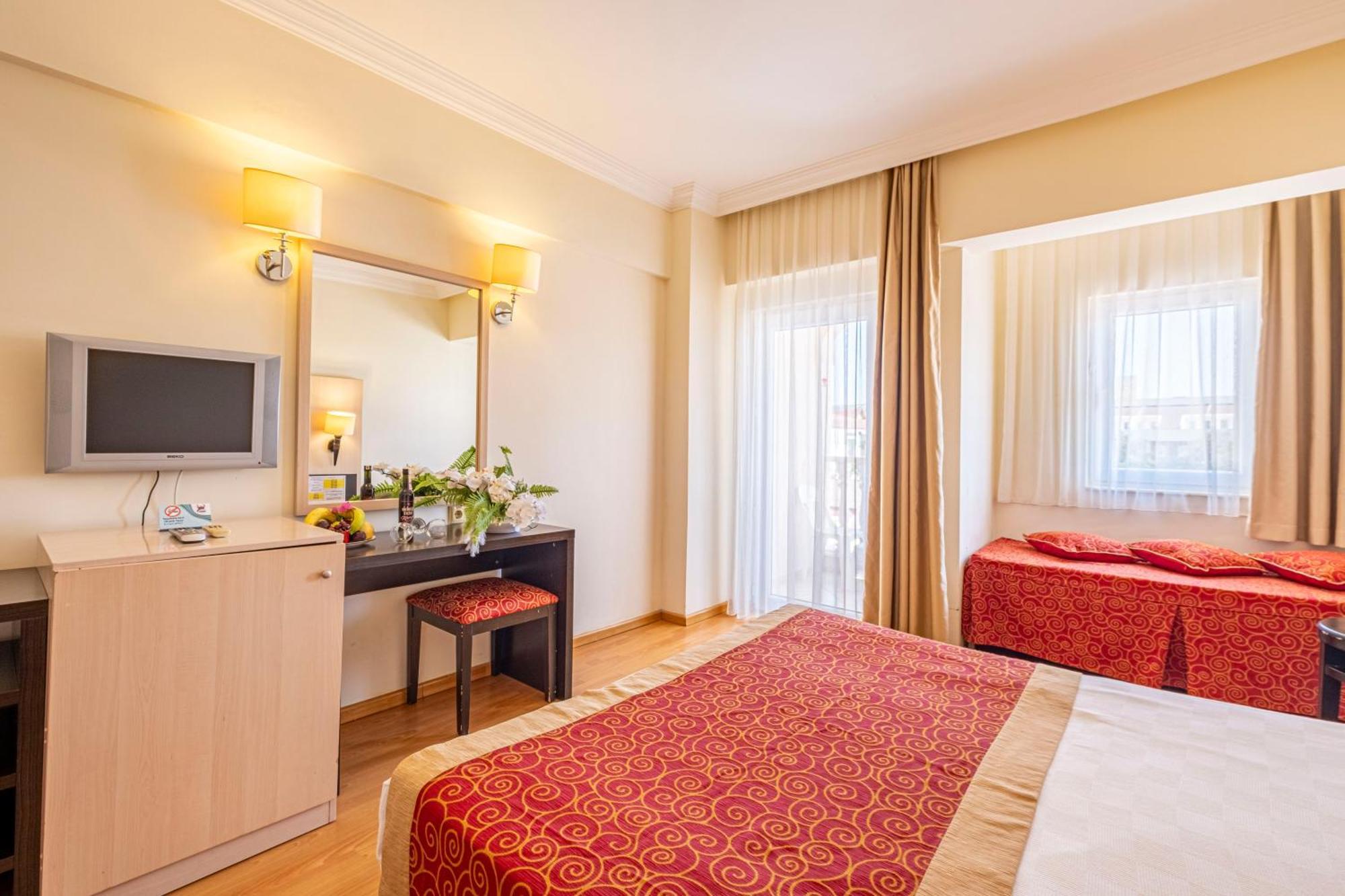 Viking Garden Hotel 케메르 외부 사진