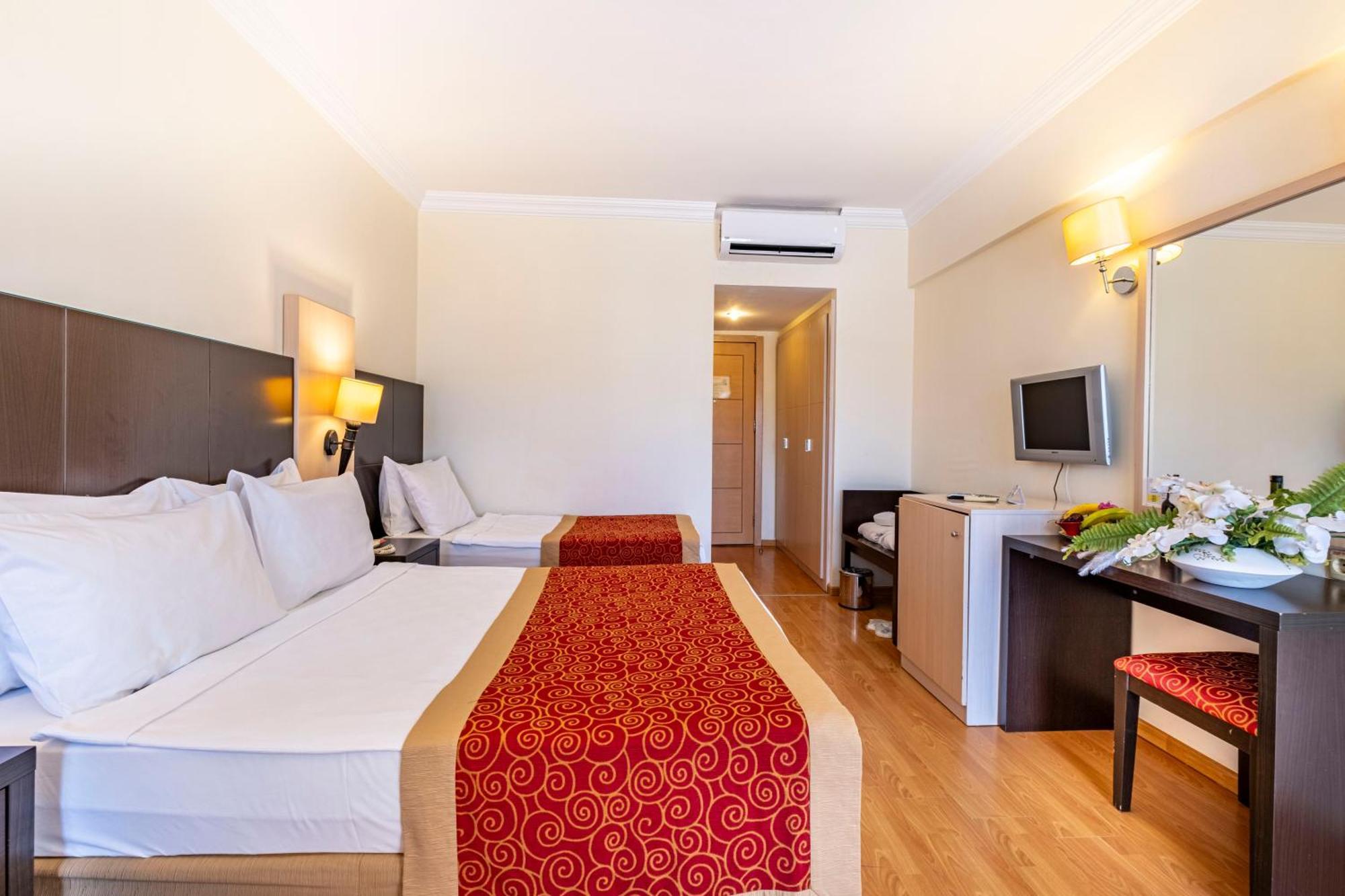 Viking Garden Hotel 케메르 외부 사진