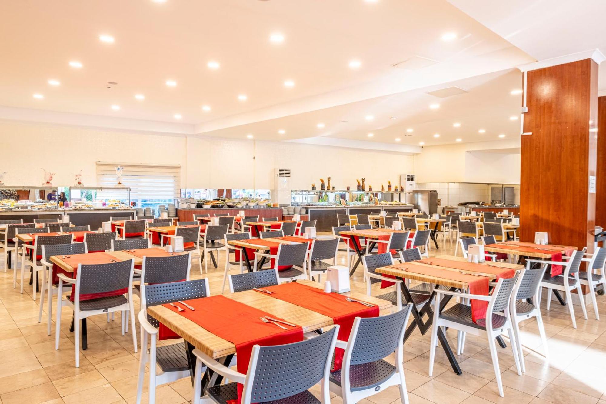 Viking Garden Hotel 케메르 외부 사진