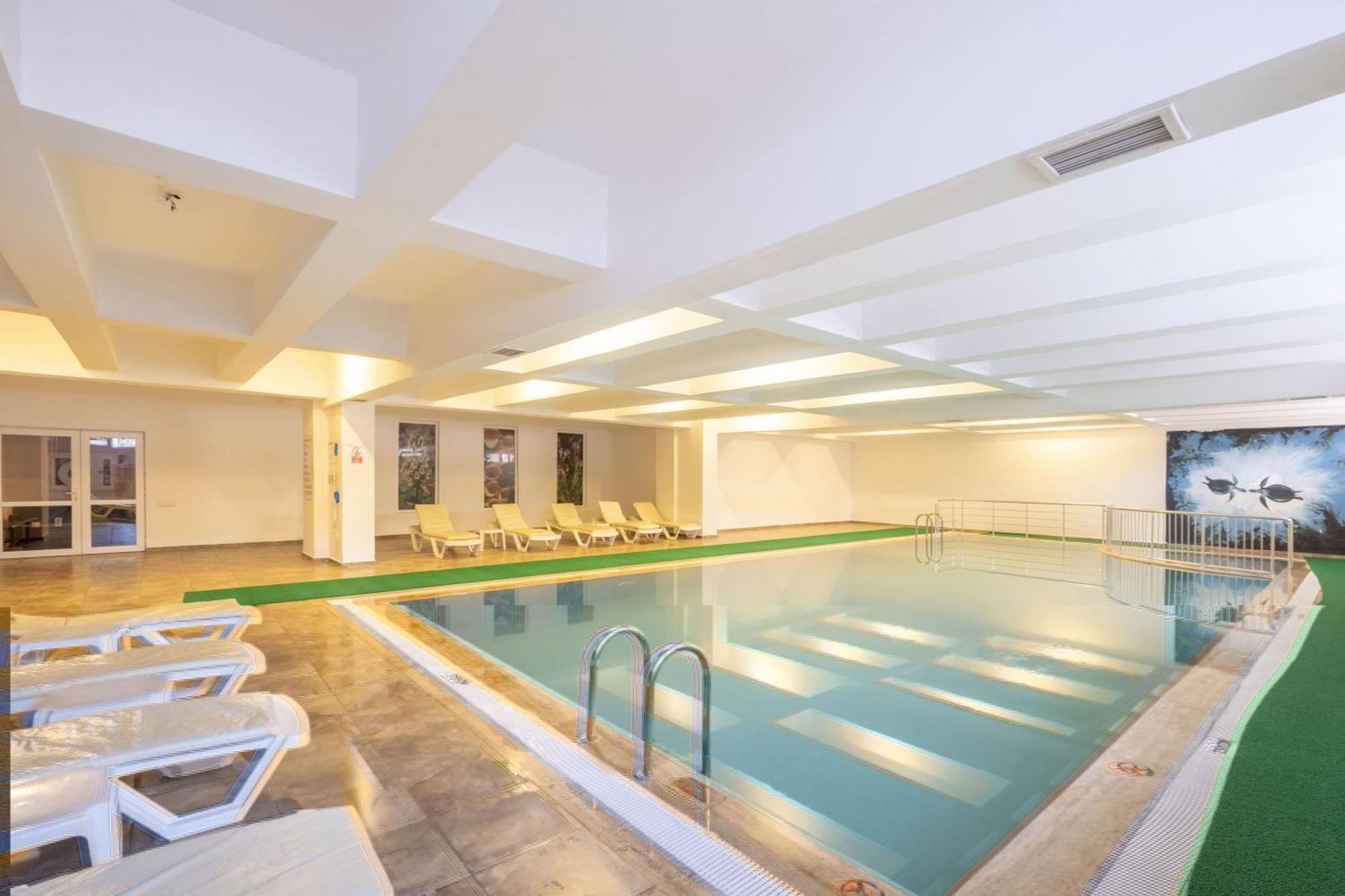 Viking Garden Hotel 케메르 외부 사진