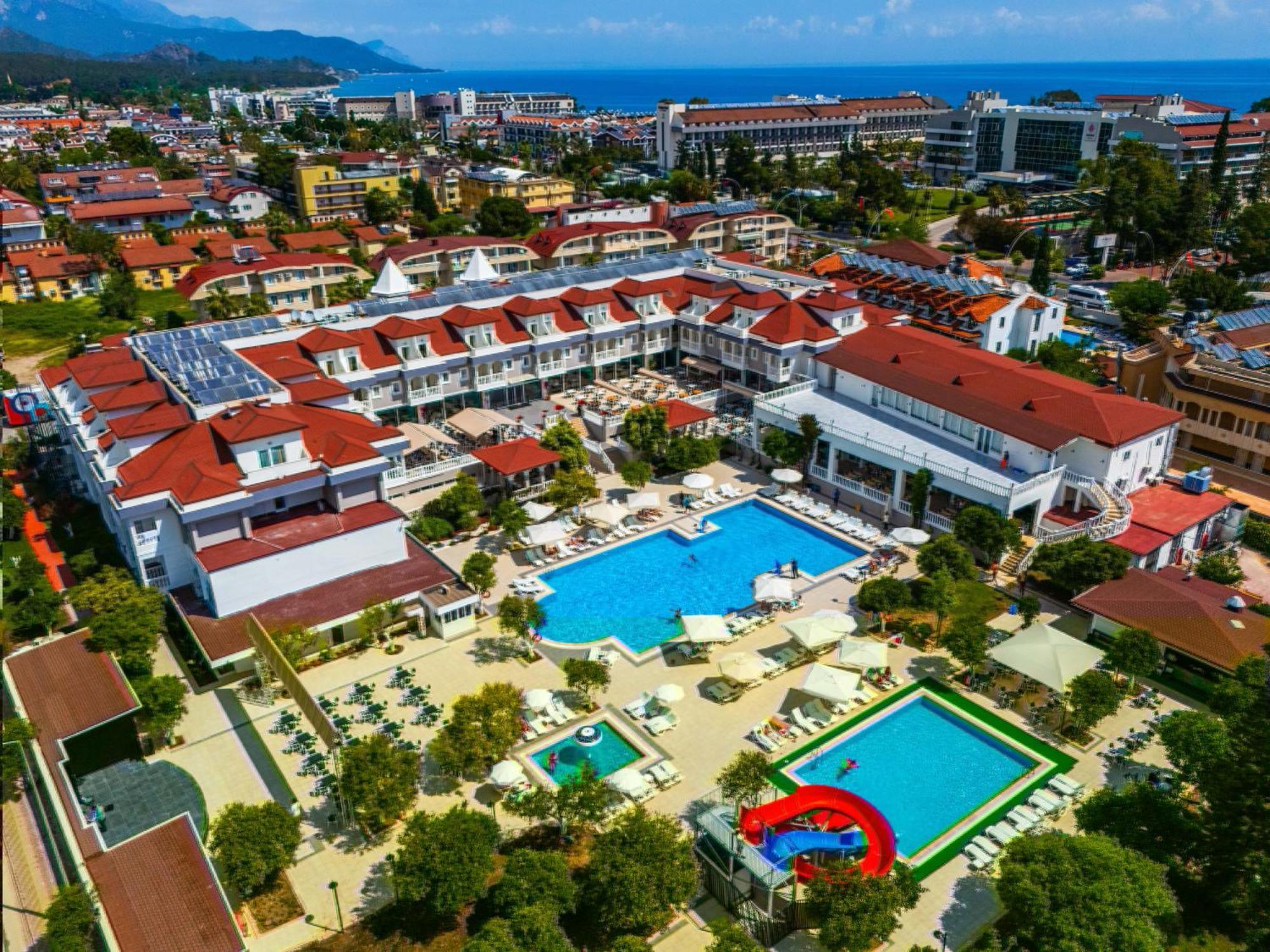 Viking Garden Hotel 케메르 외부 사진